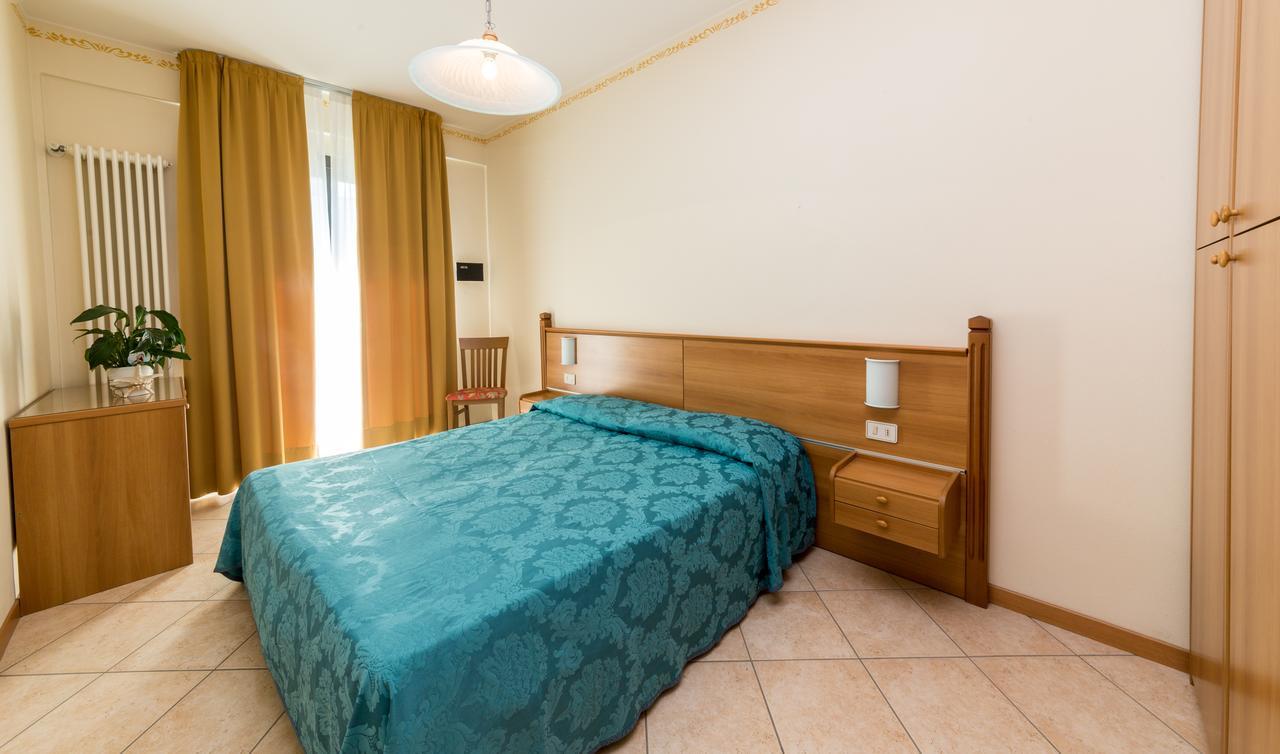 Residence California リド・ディ・イエゾロ エクステリア 写真