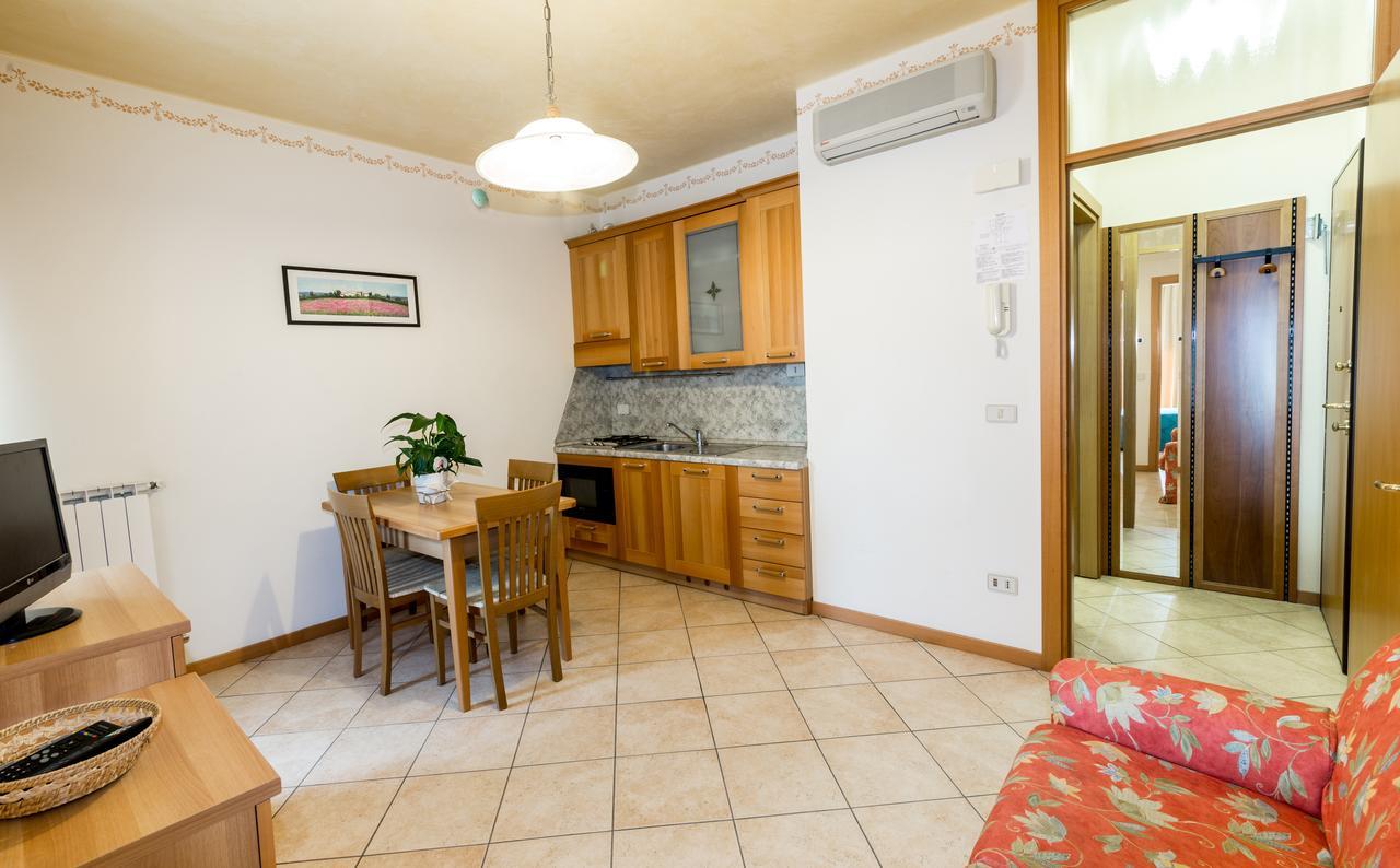 Residence California リド・ディ・イエゾロ エクステリア 写真